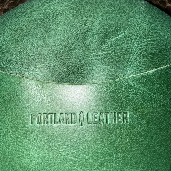 Portland Leather Emerald Crossbody Bag Set - Picture 6 of 16
